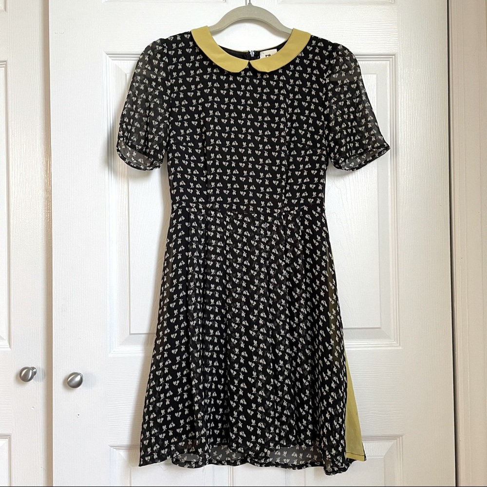 Adorable Vintage-Style Ditsy Print Dress with Peter Pan Collar / XS